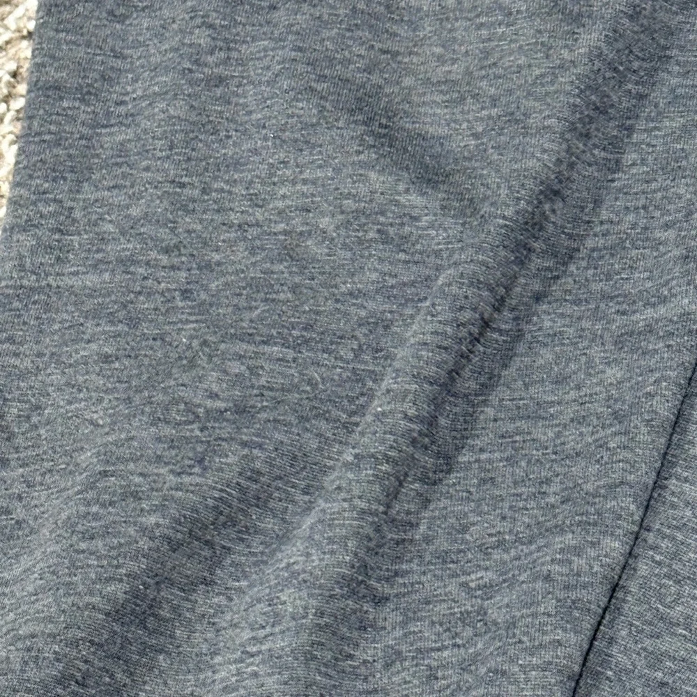 🍌Under Armour Charcoal Athletic Pants barely worn - Picture 4 of 8